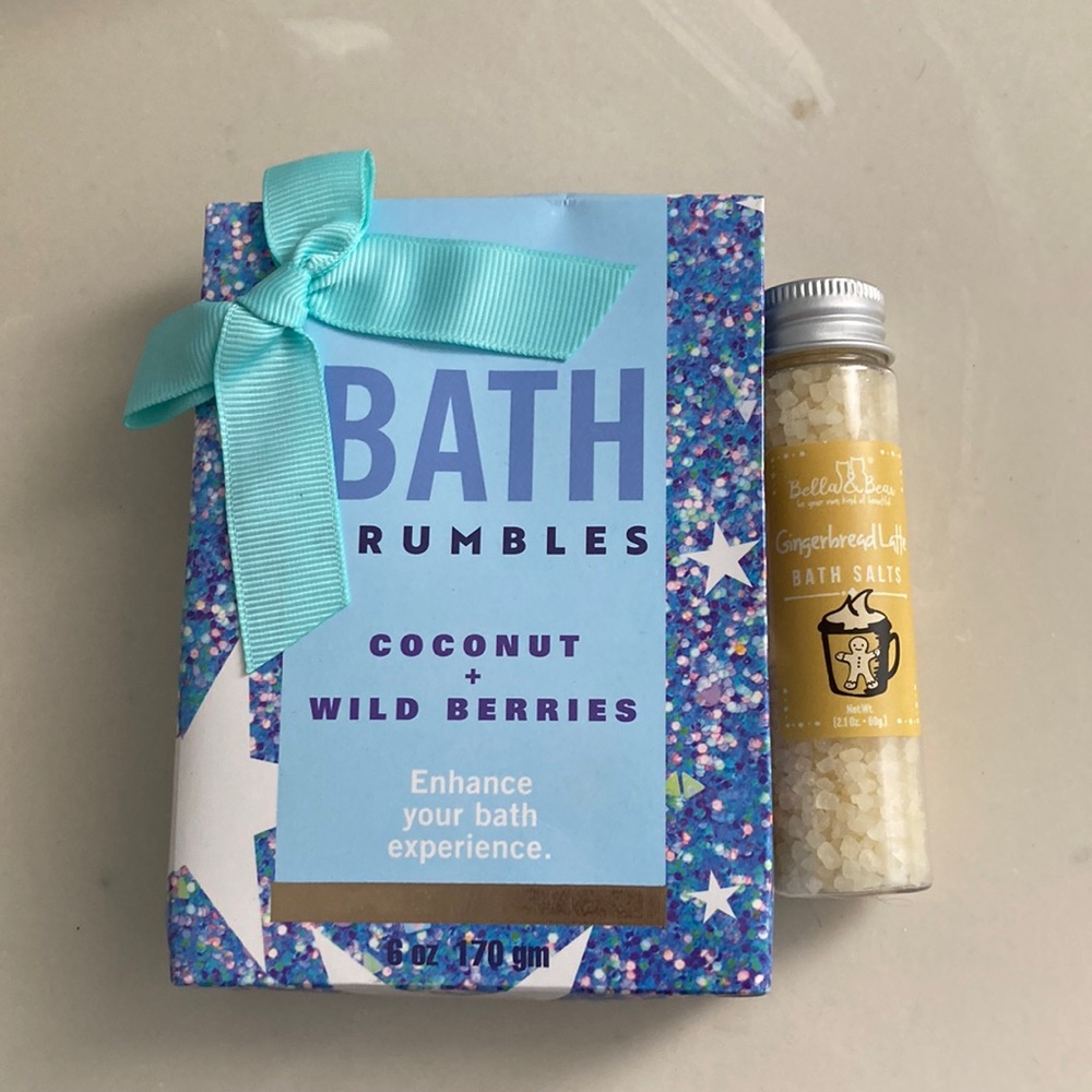 Bath crumbles and bath salts